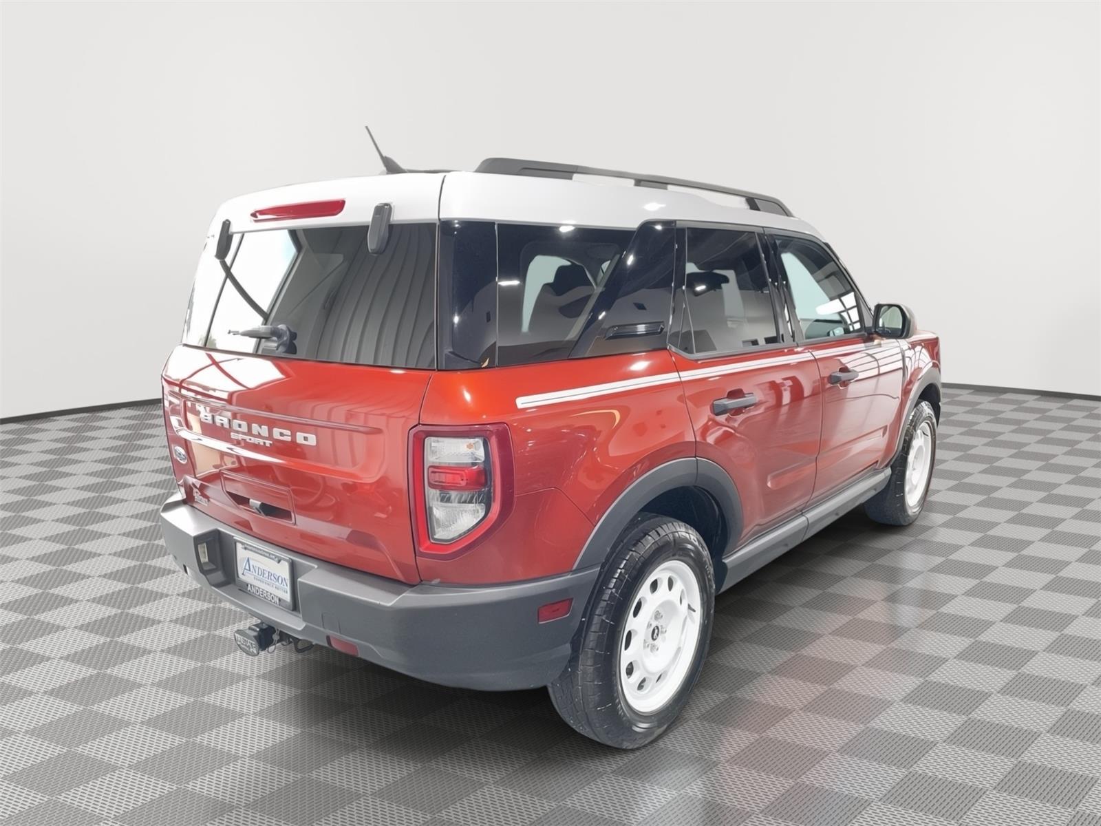 Vehicle photo 7