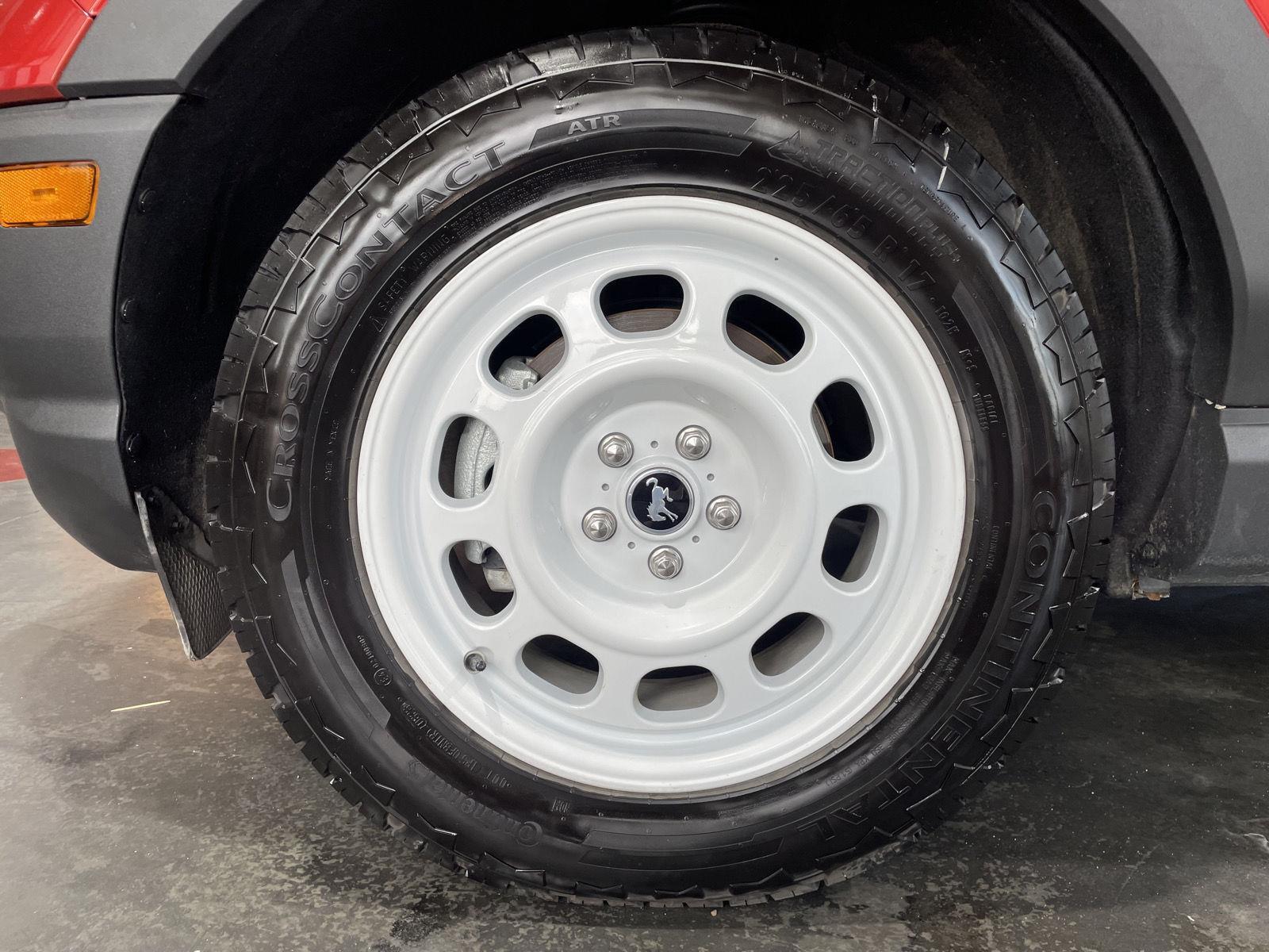 Vehicle photo 10