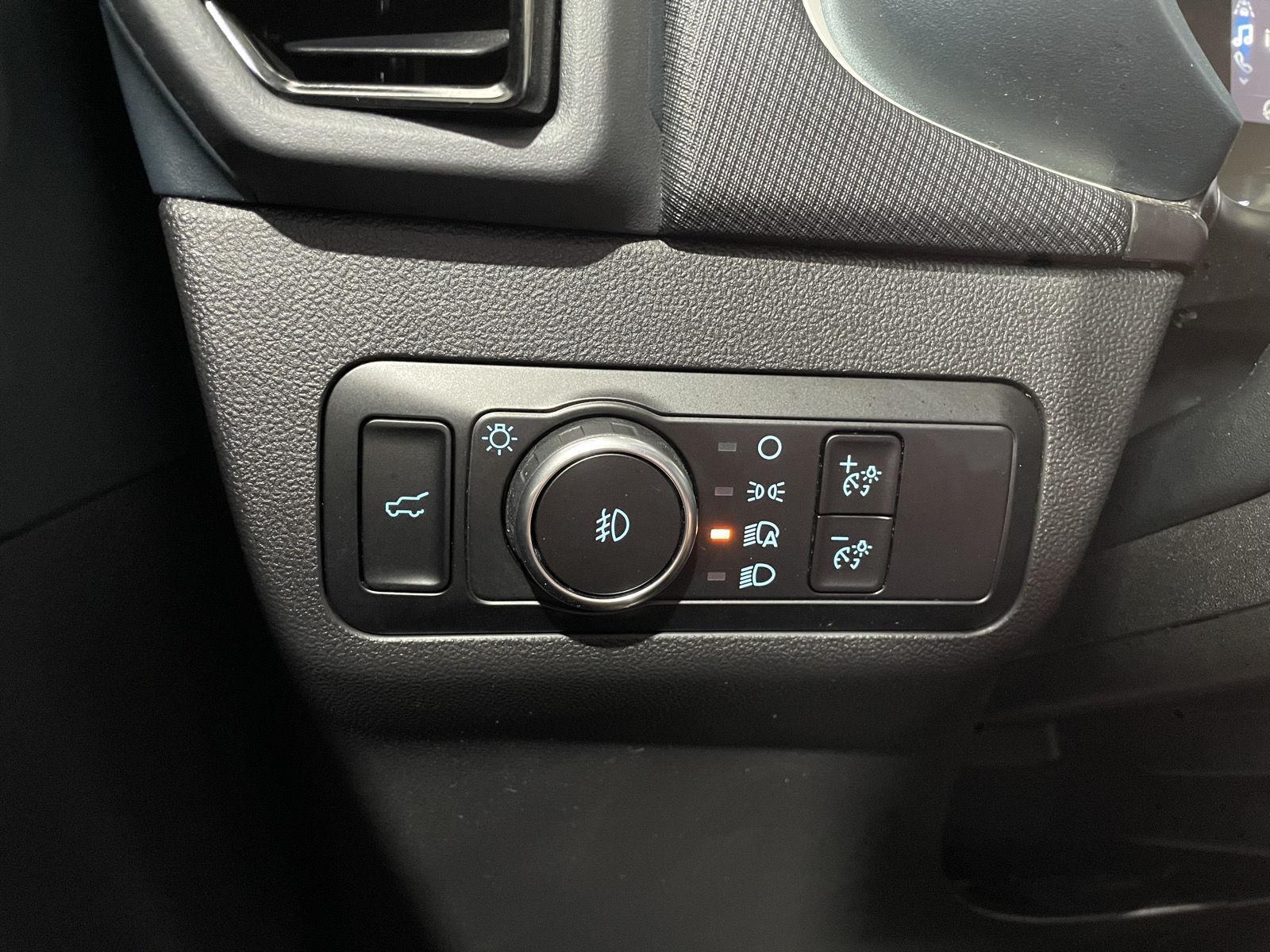 Vehicle photo 16