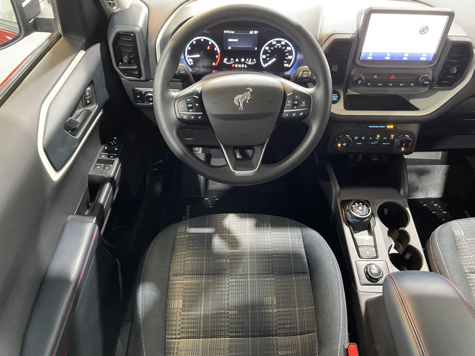 Vehicle photo 18