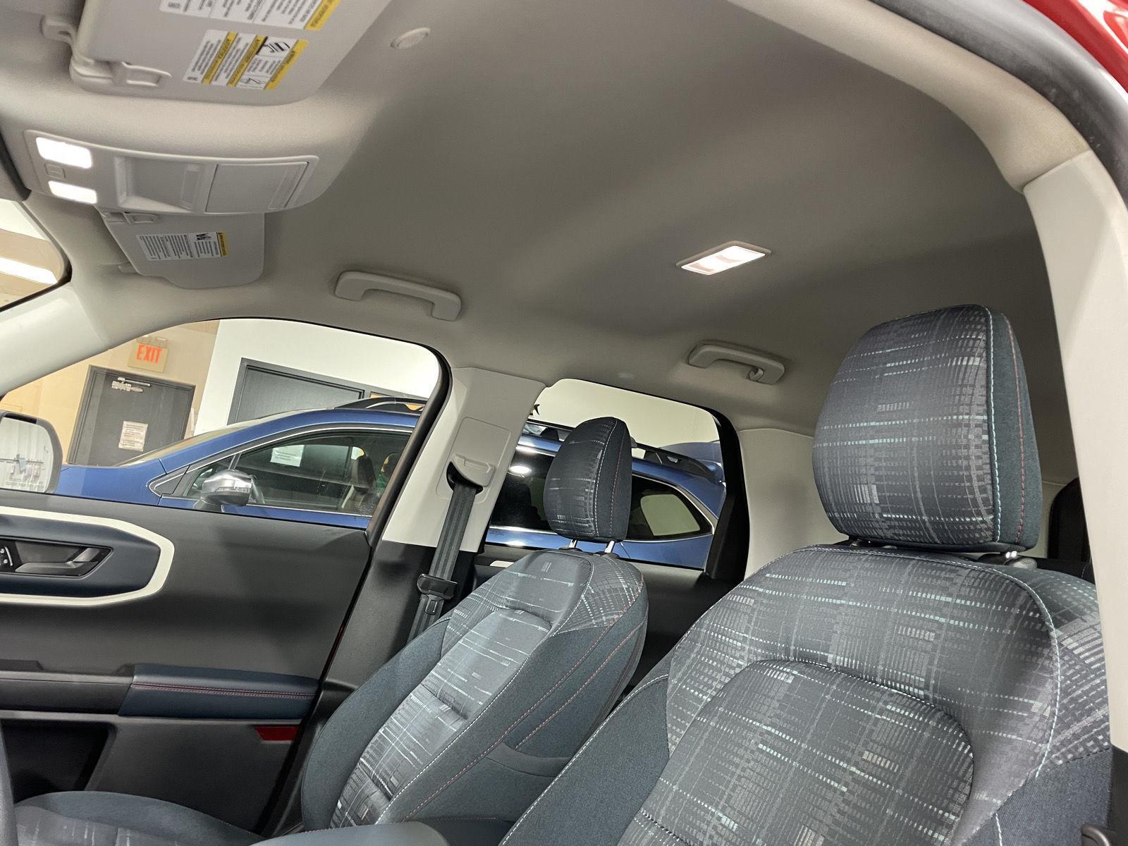 Vehicle photo 21