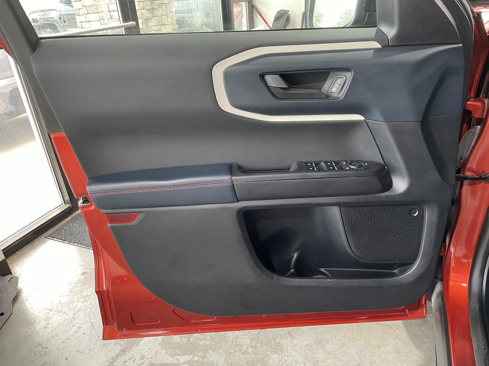 Vehicle photo 22