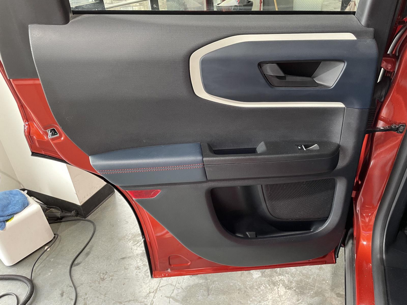 Vehicle photo 24