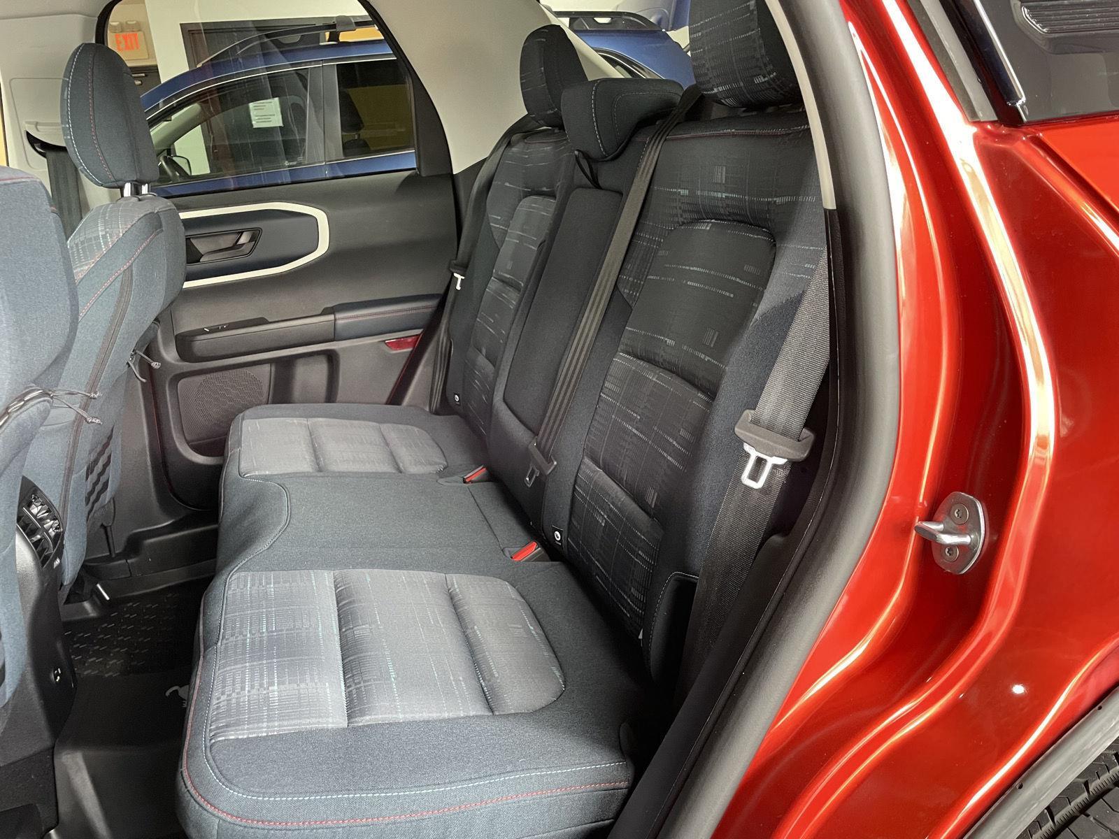 Vehicle photo 25
