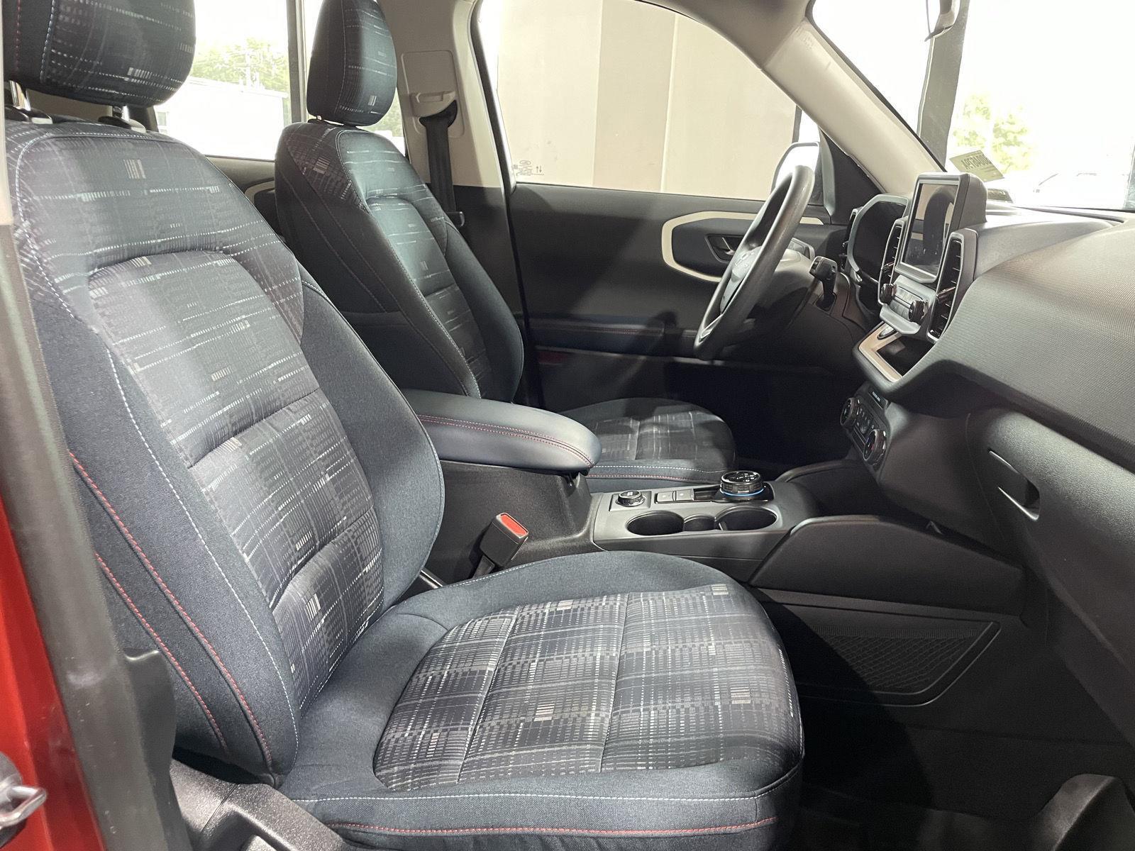 Vehicle photo 29