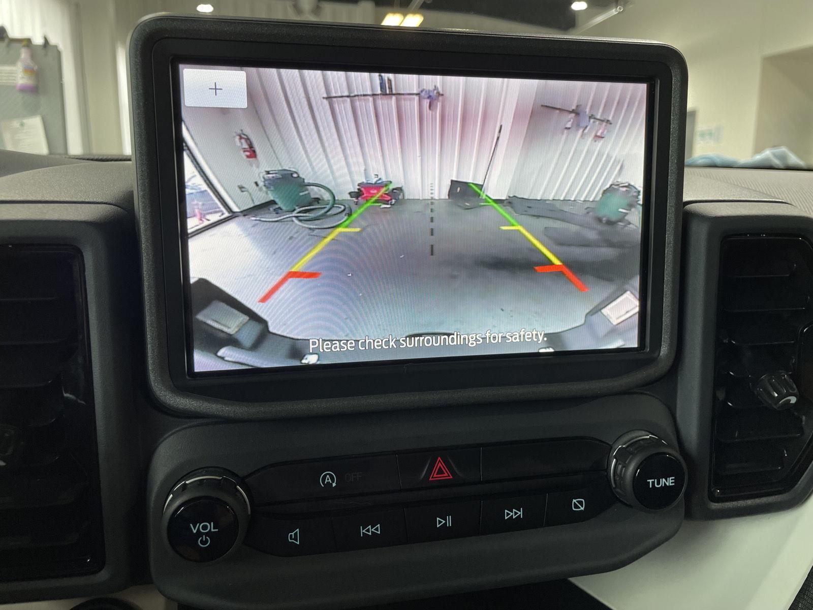 Vehicle photo 32