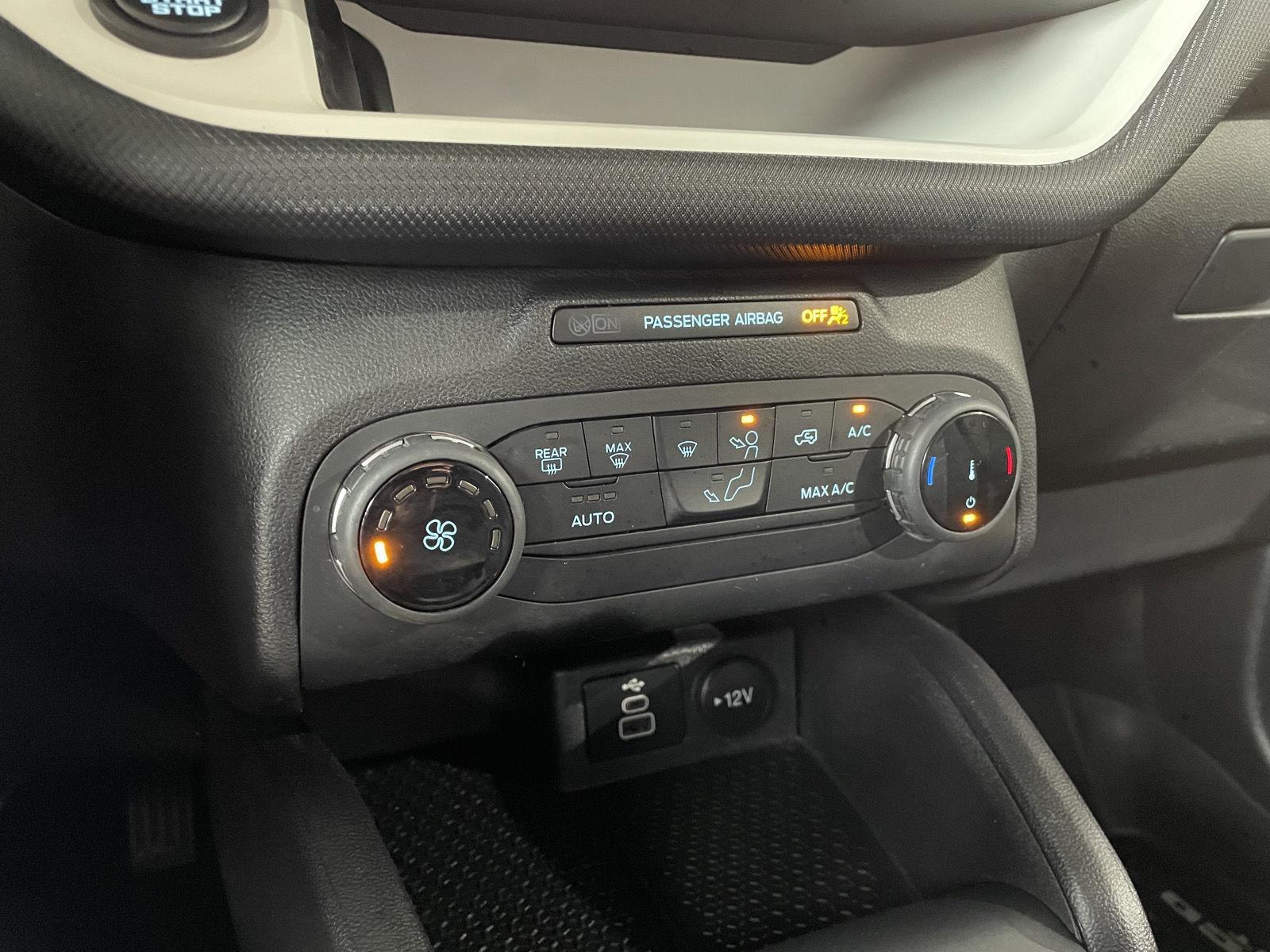 Vehicle photo 33