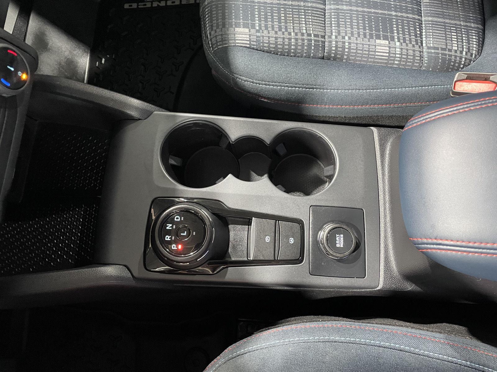 Vehicle photo 34