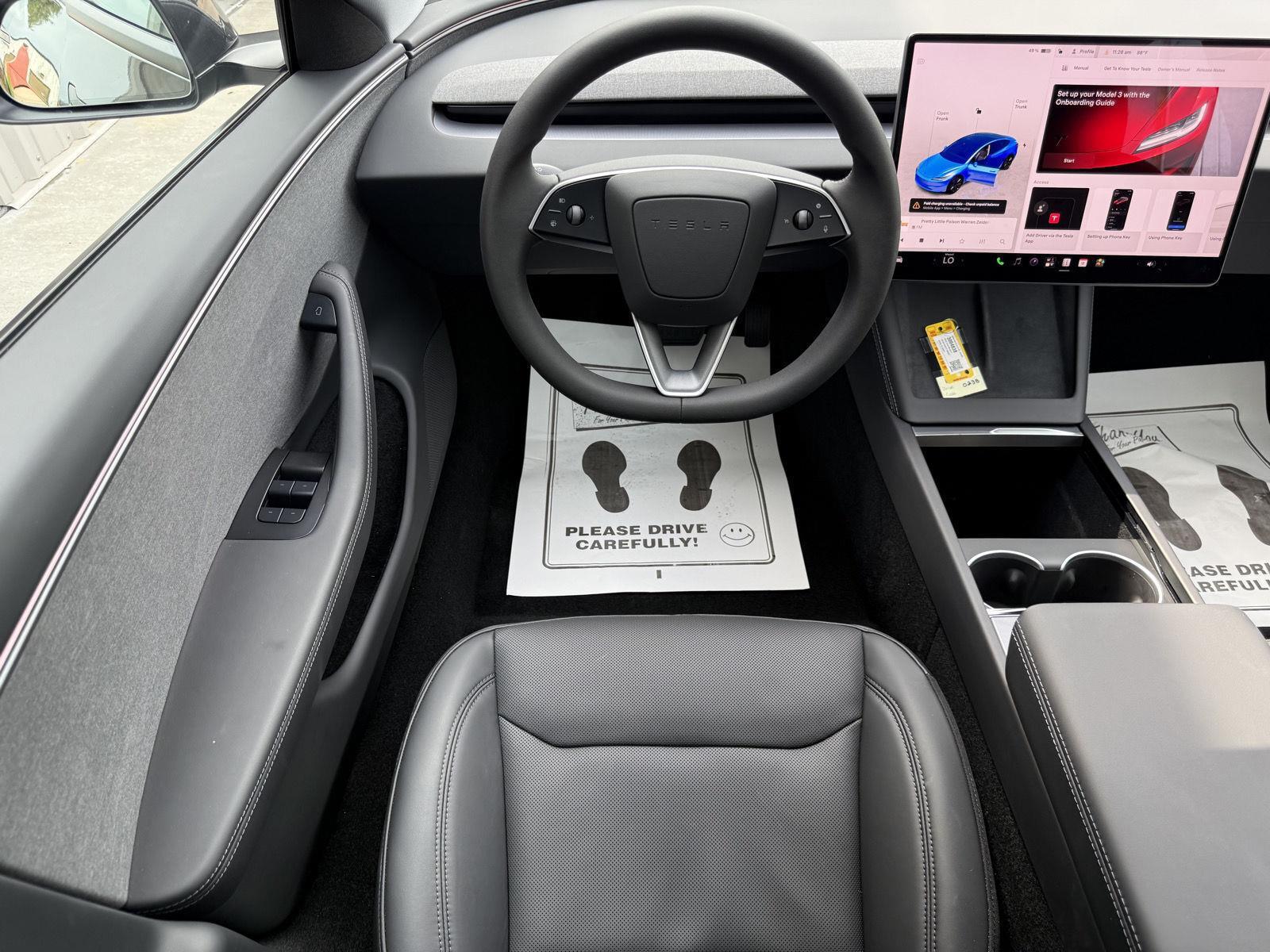 Vehicle photo 15