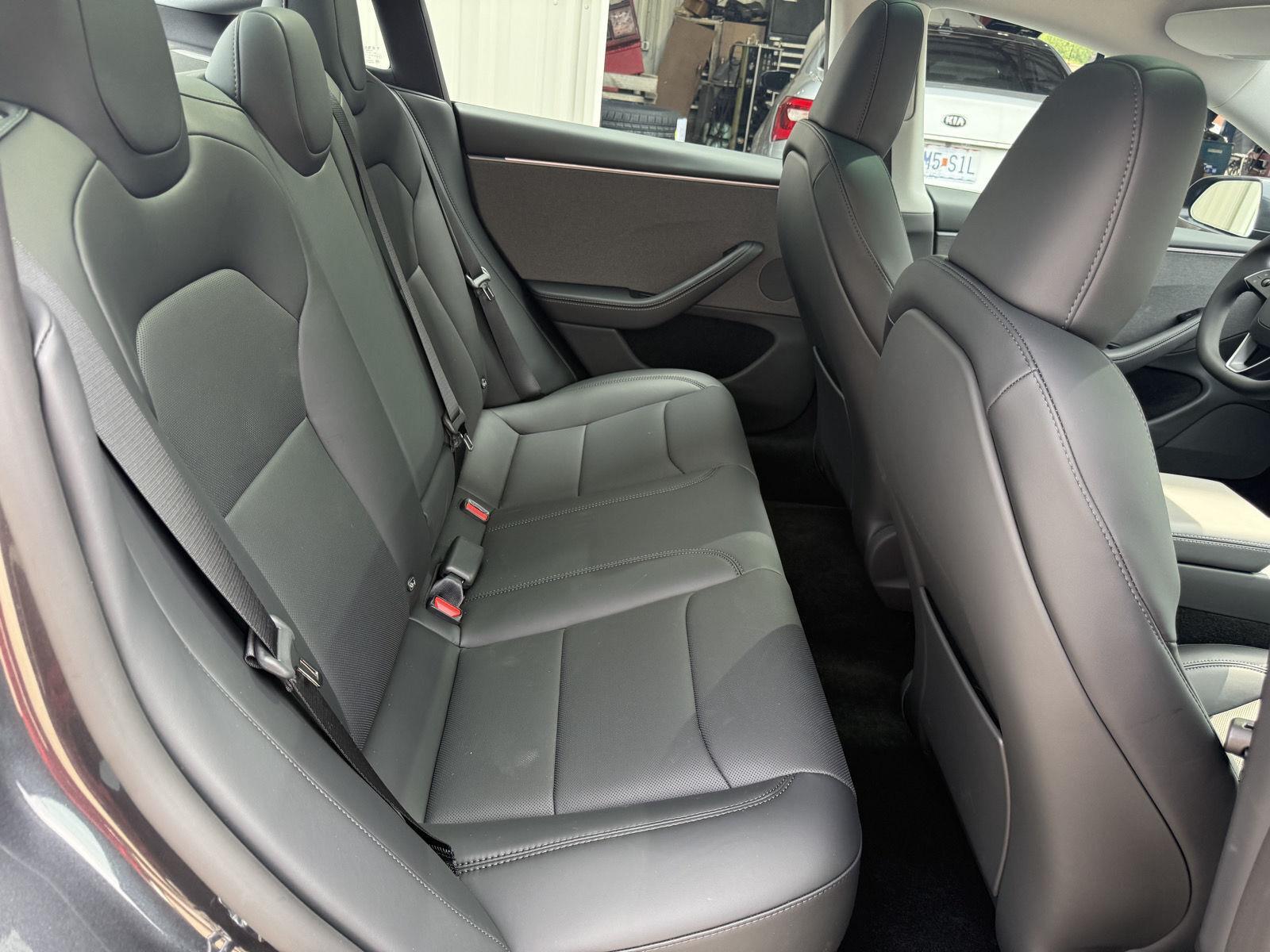 Vehicle photo 22