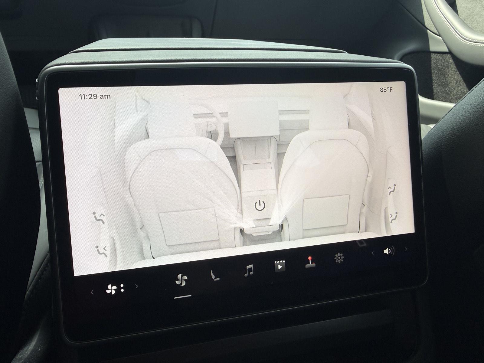 Vehicle photo 35