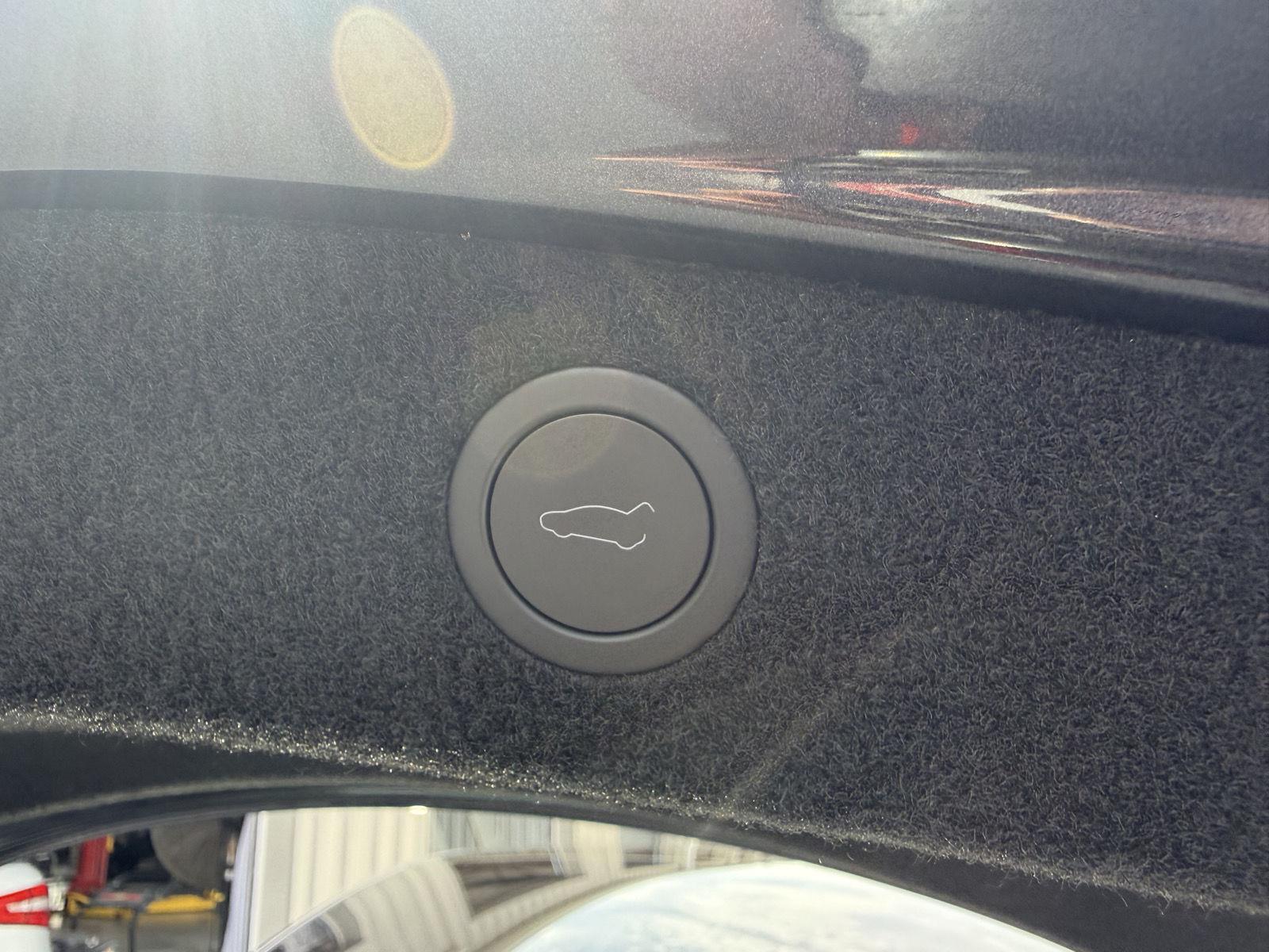 Vehicle photo 40