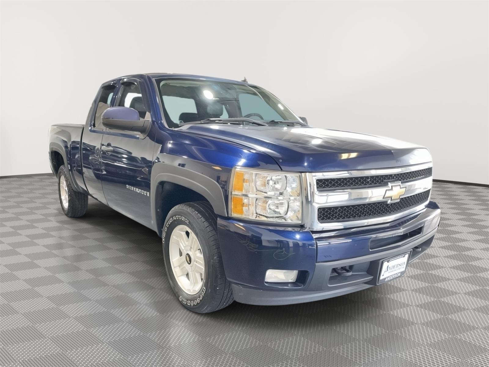 Vehicle photo 5