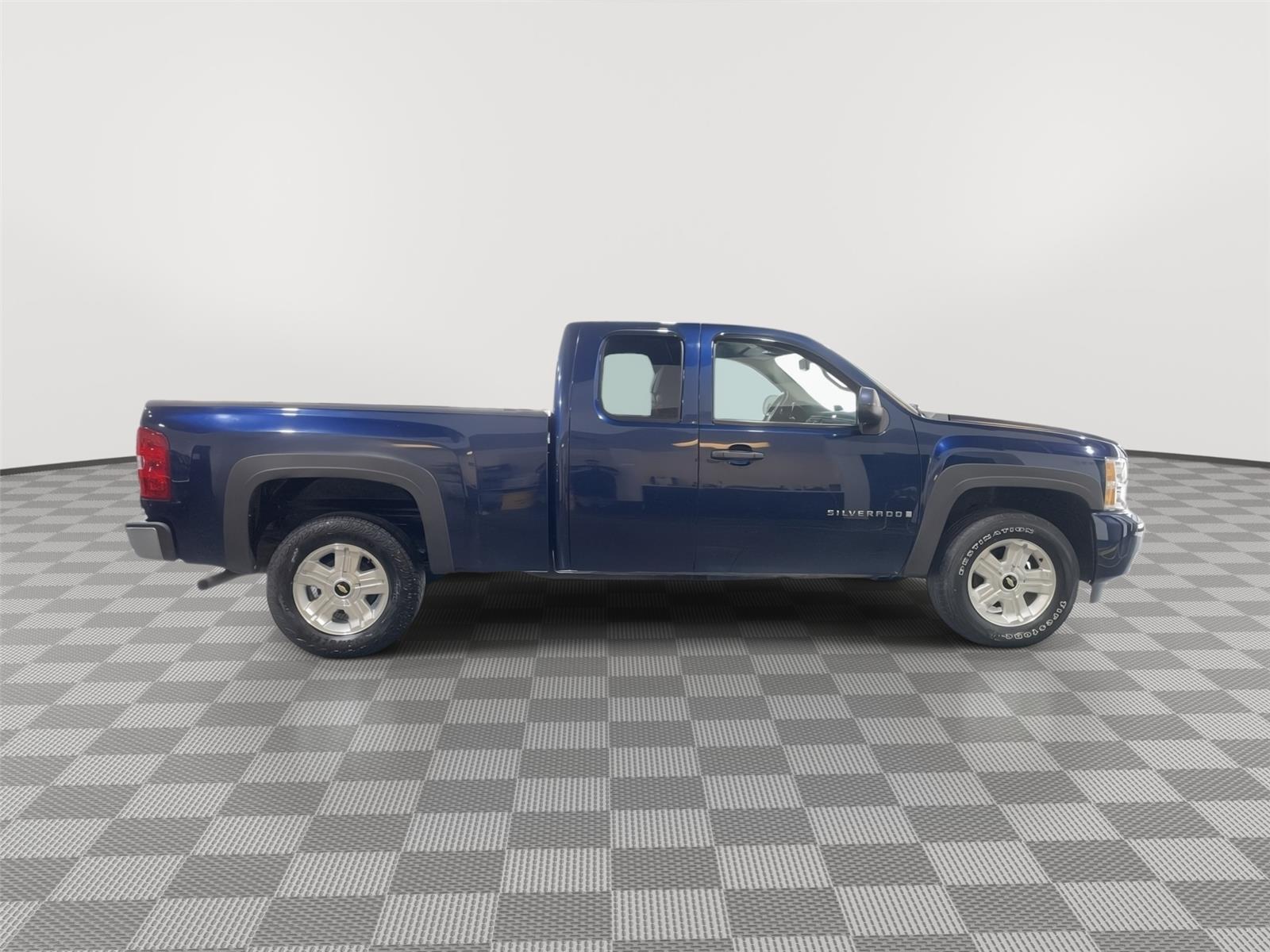 Vehicle photo 6