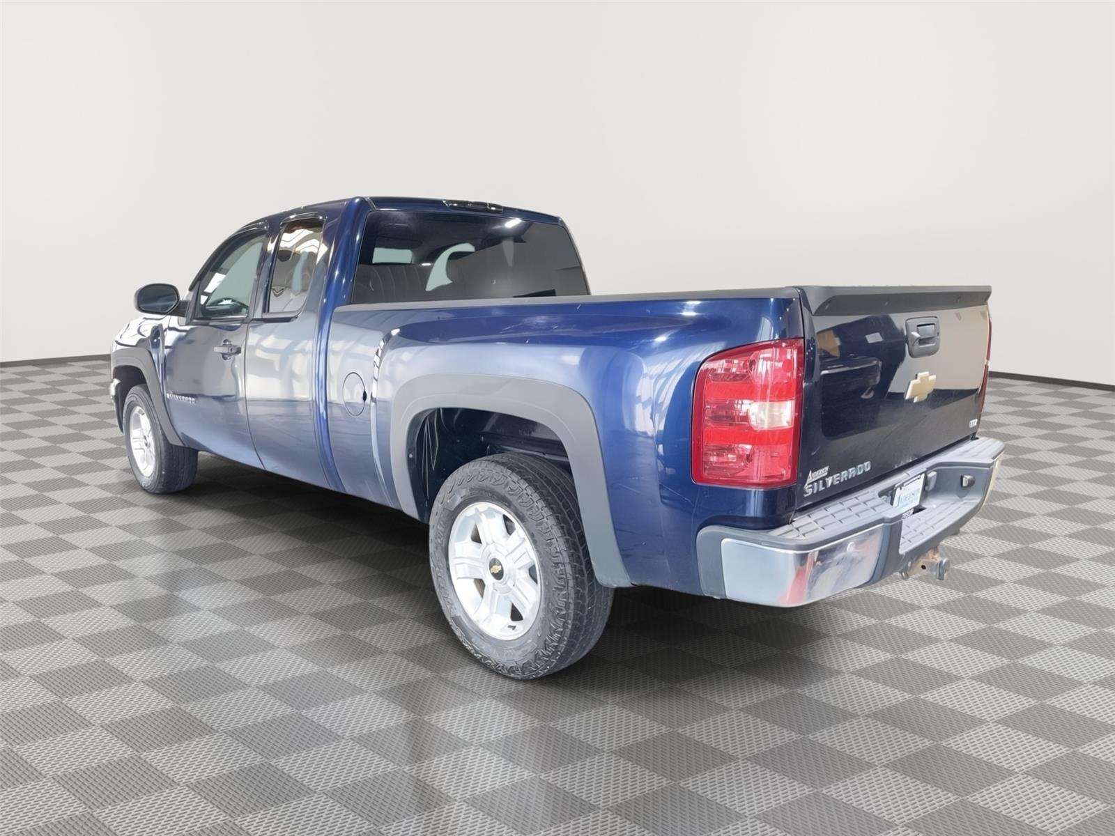 Vehicle photo 10