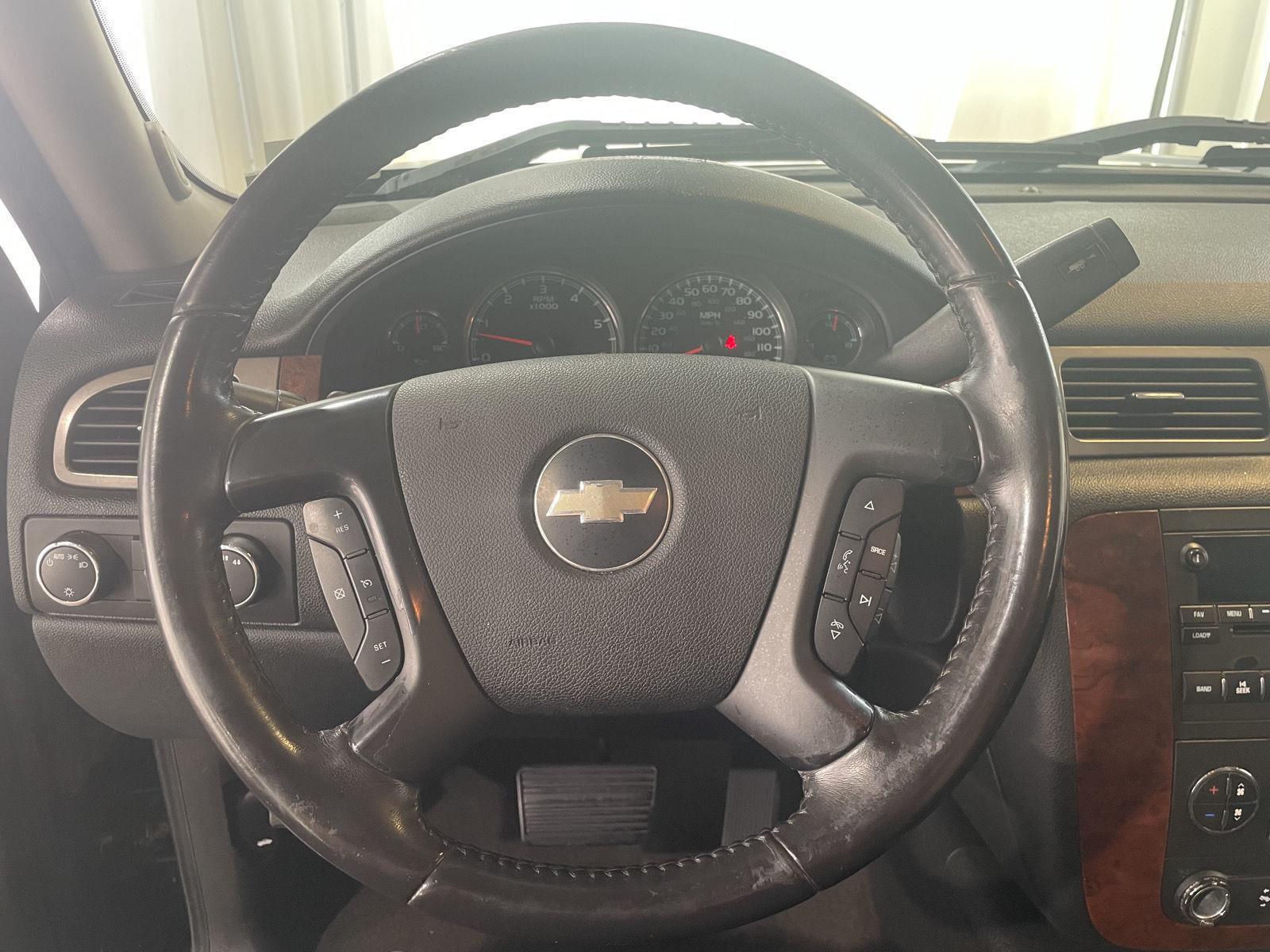 Vehicle photo 13