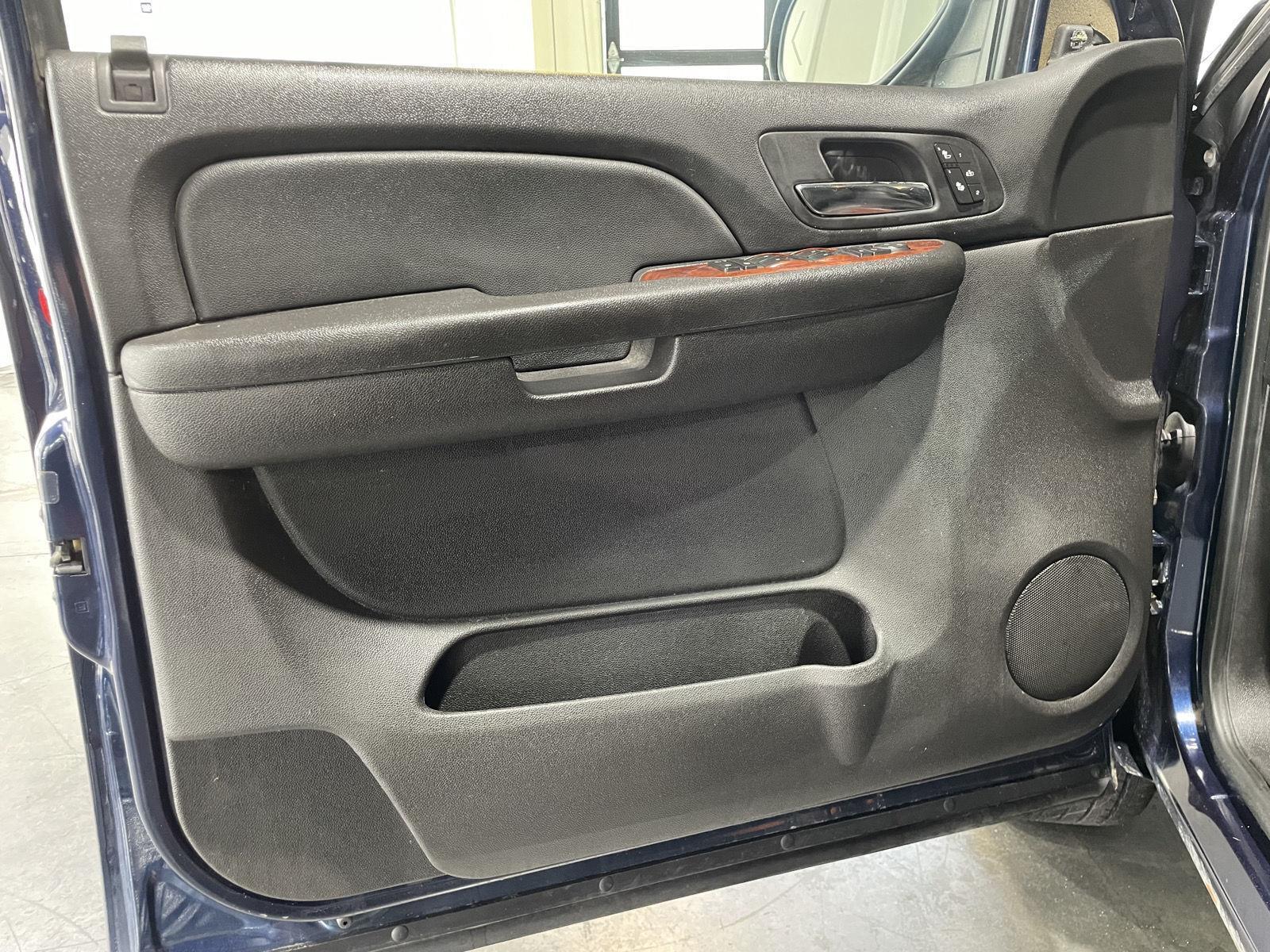 Vehicle photo 18