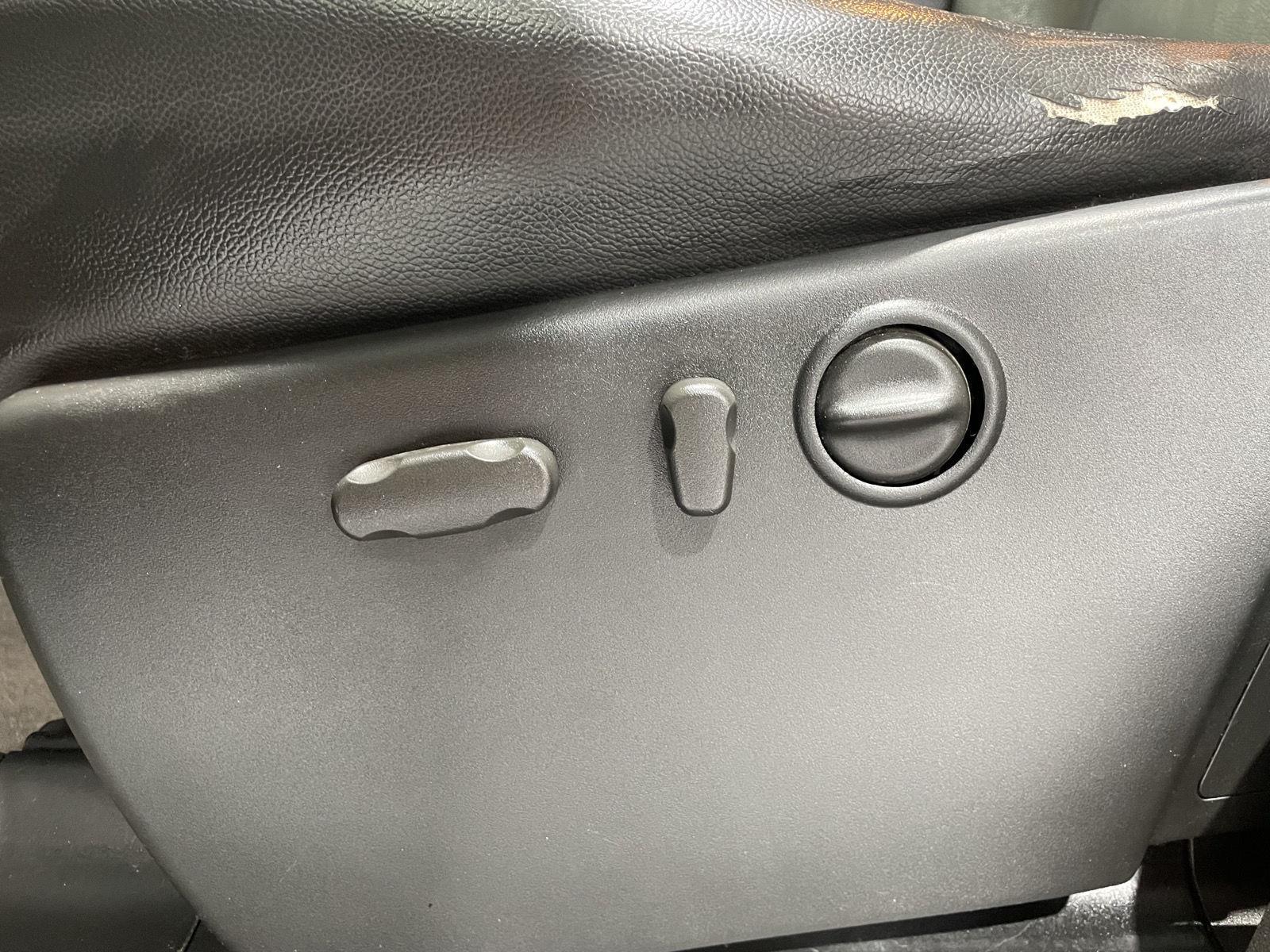 Vehicle photo 21