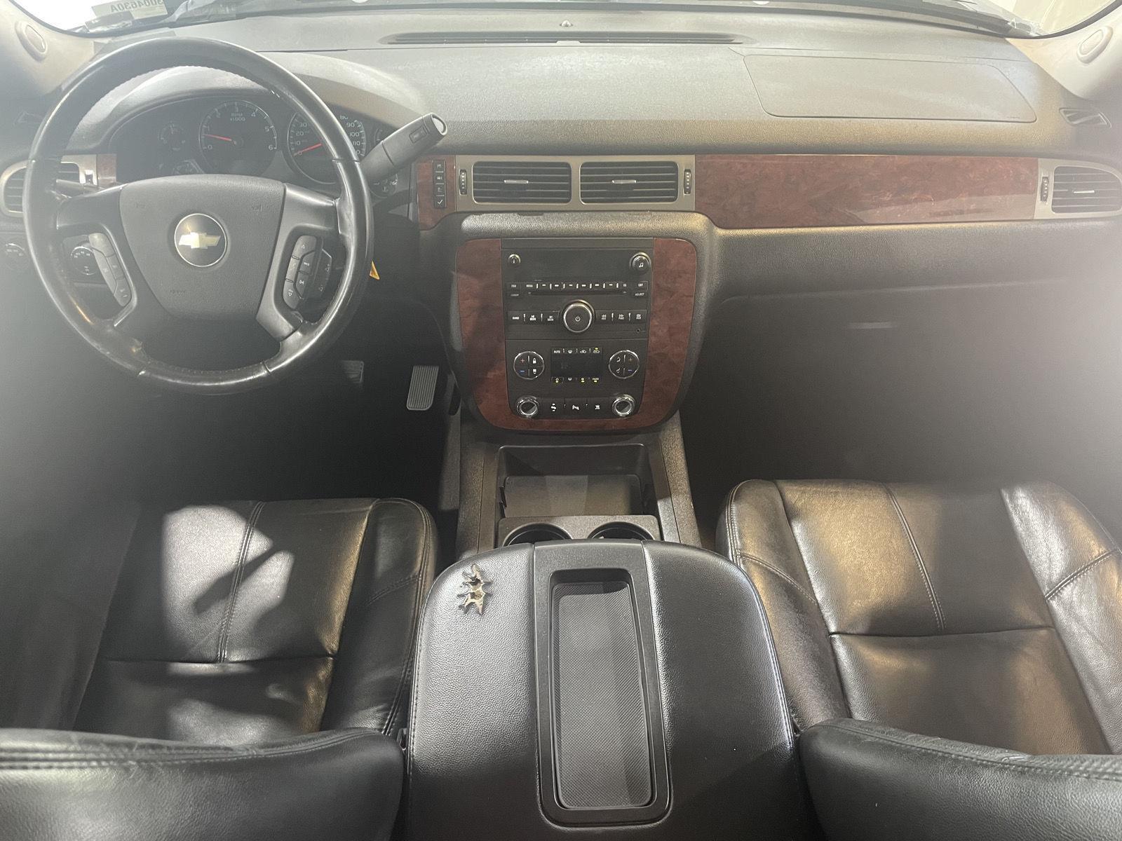 Vehicle photo 24