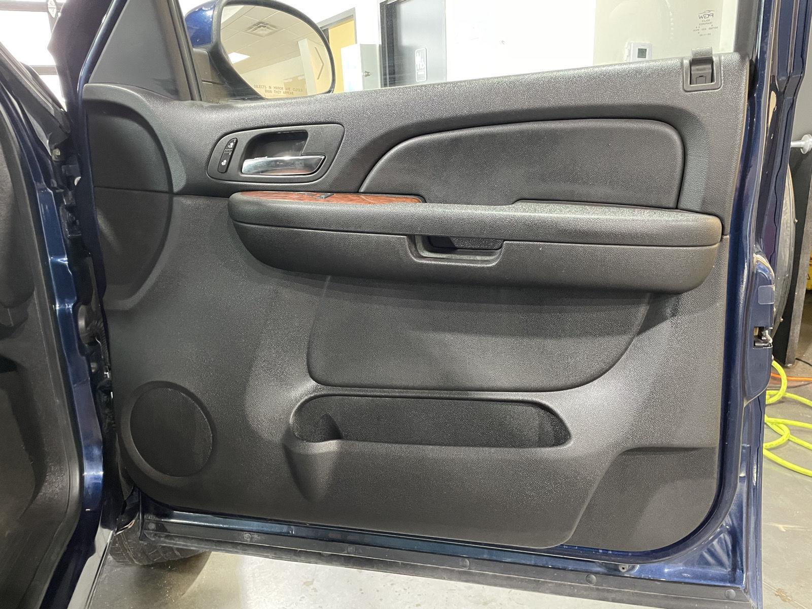 Vehicle photo 29