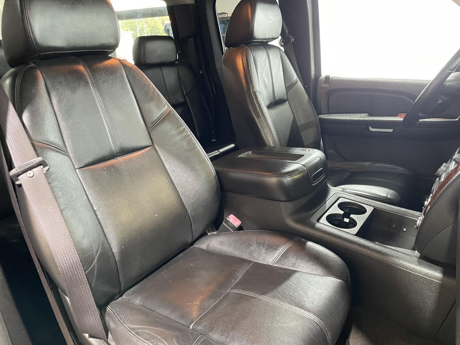Vehicle photo 31