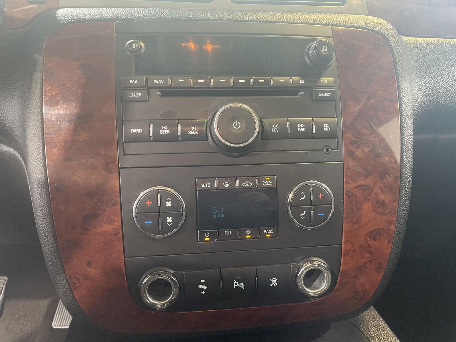 Vehicle photo 33