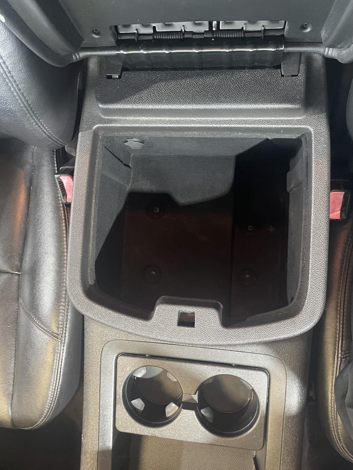 Vehicle photo 37