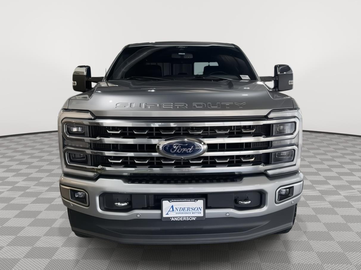 Vehicle photo 4
