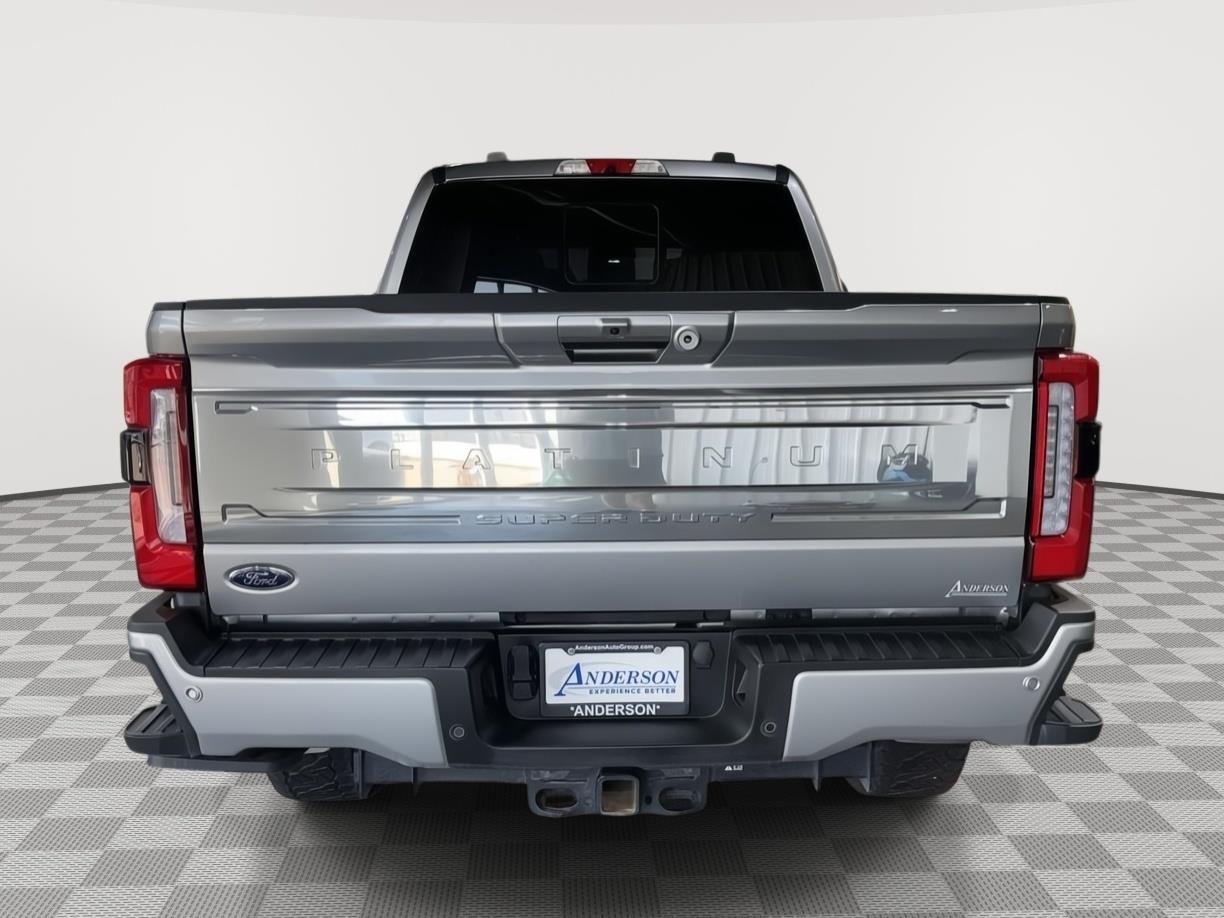 Vehicle photo 8