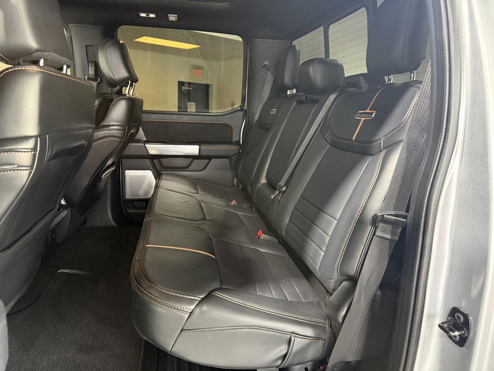 Vehicle photo 24