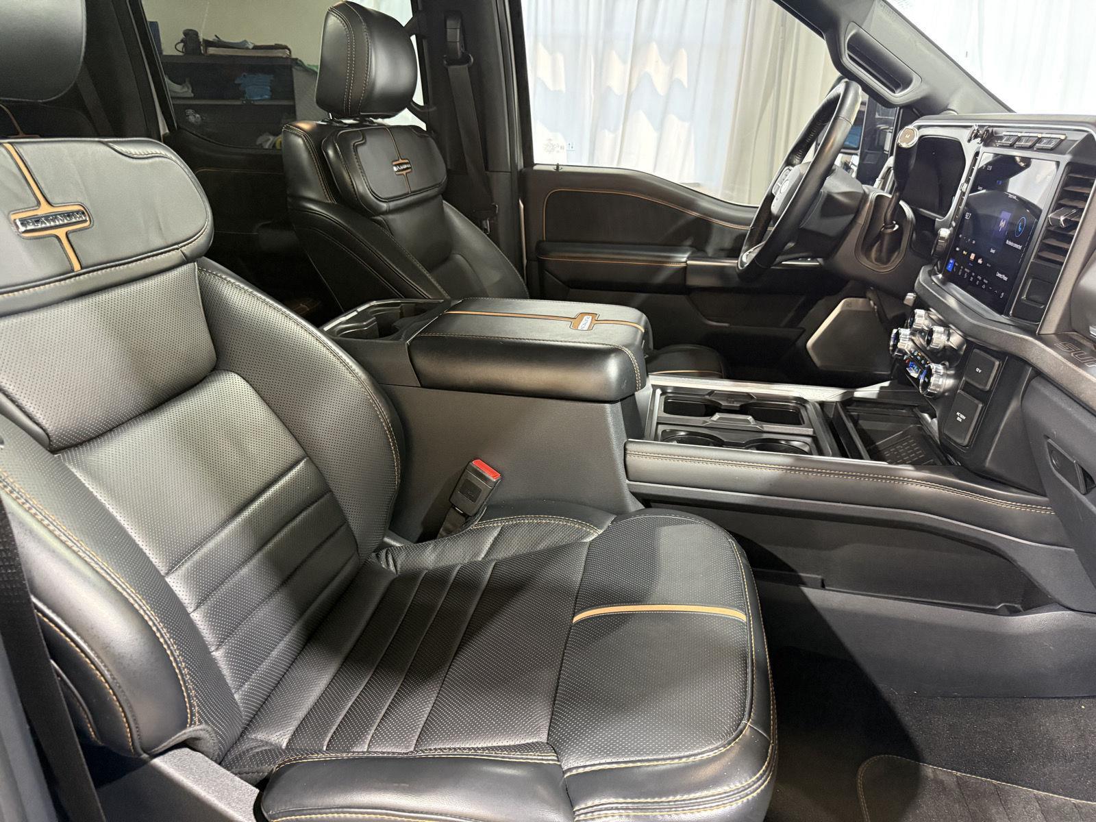 Vehicle photo 29