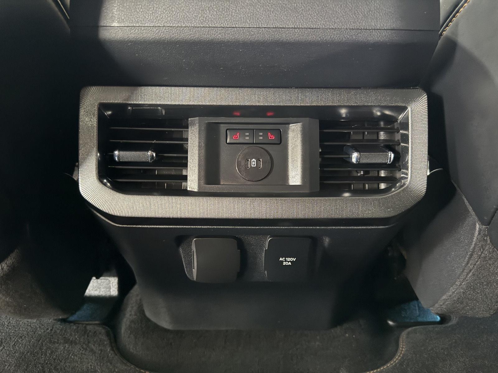 Vehicle photo 40