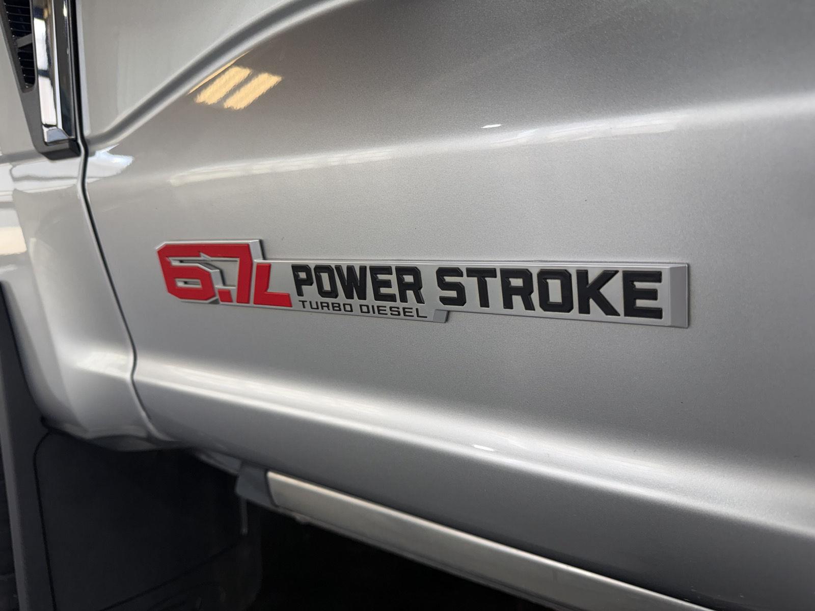 Vehicle photo 46