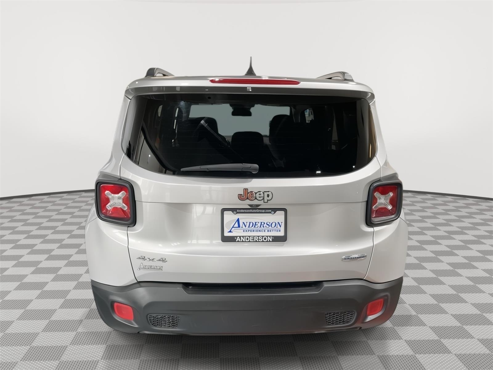 Vehicle photo 8