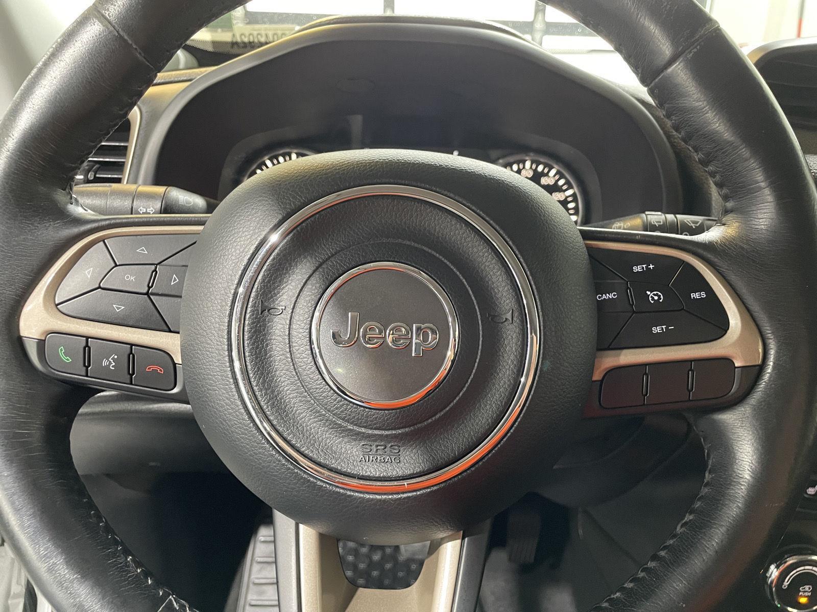 Vehicle photo 13