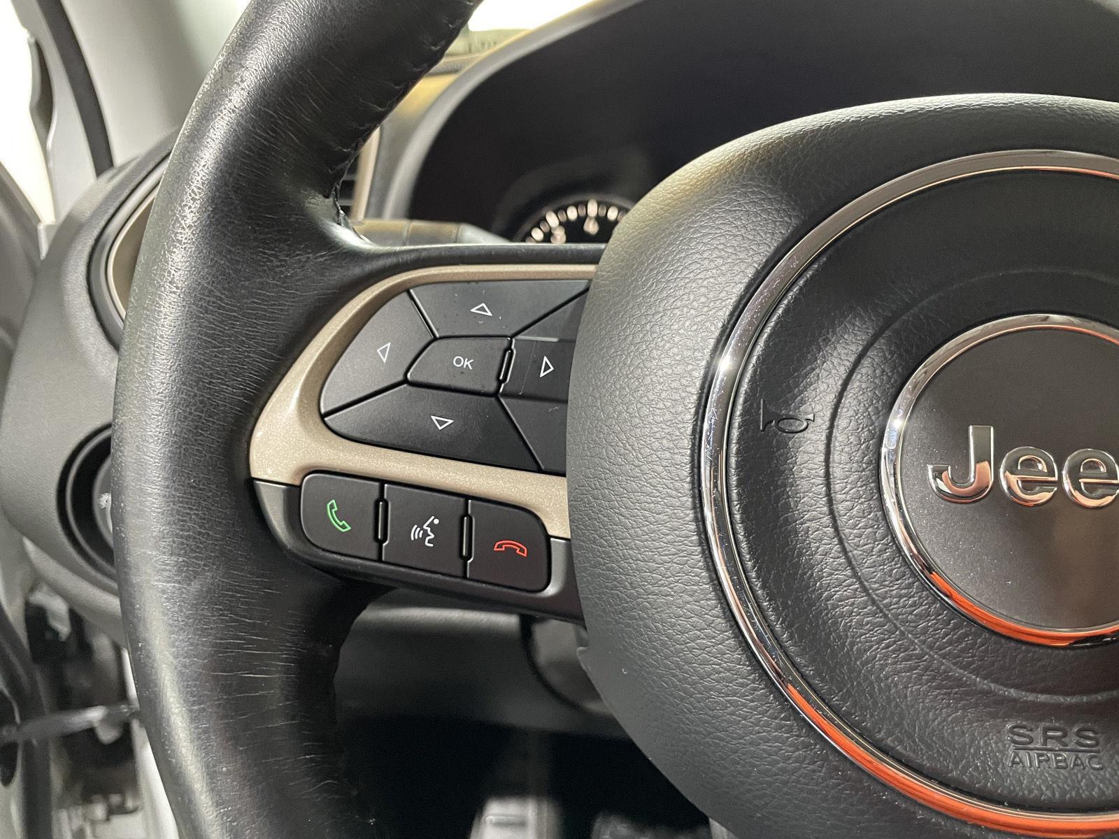 Vehicle photo 14