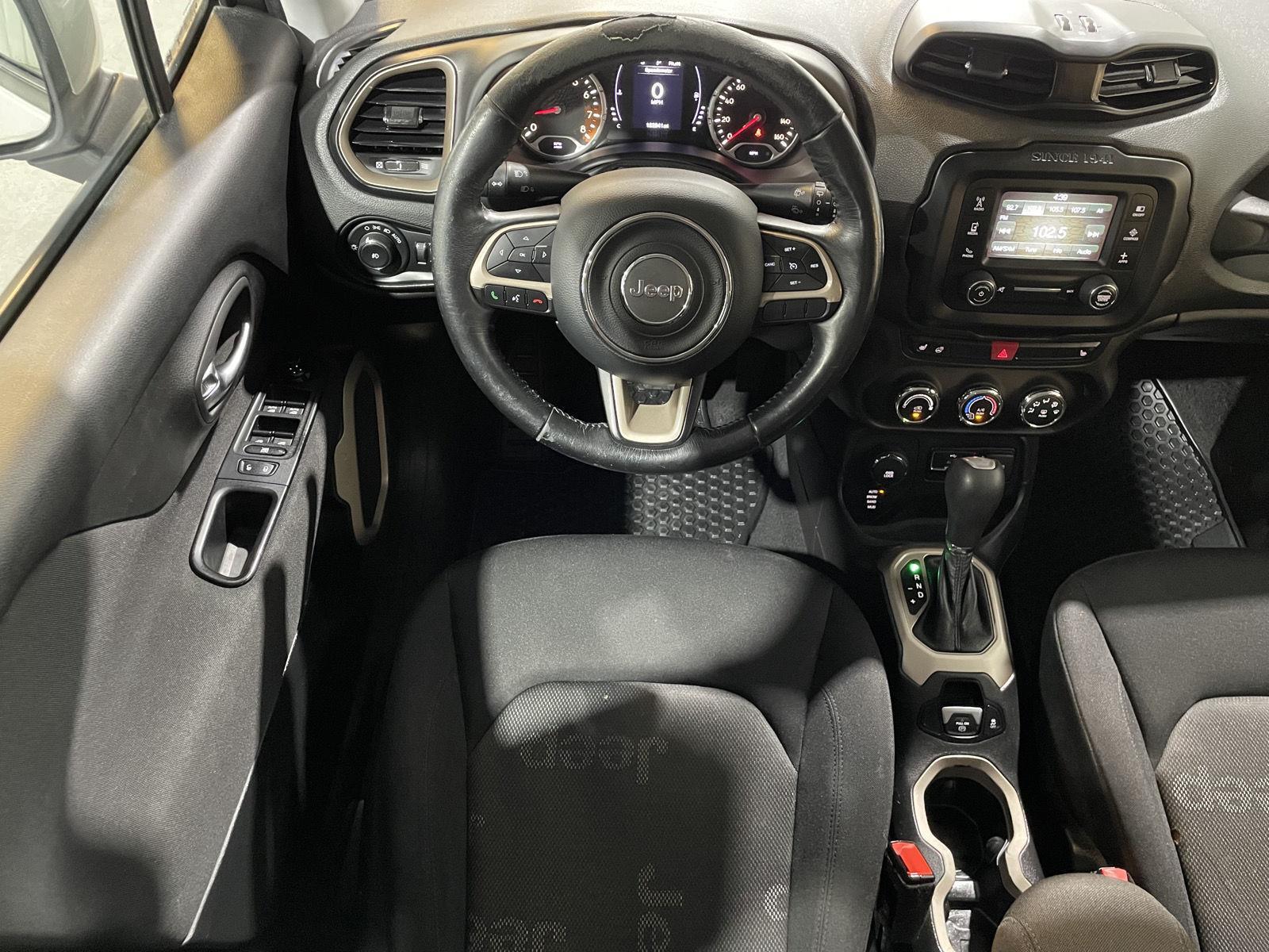 Vehicle photo 17