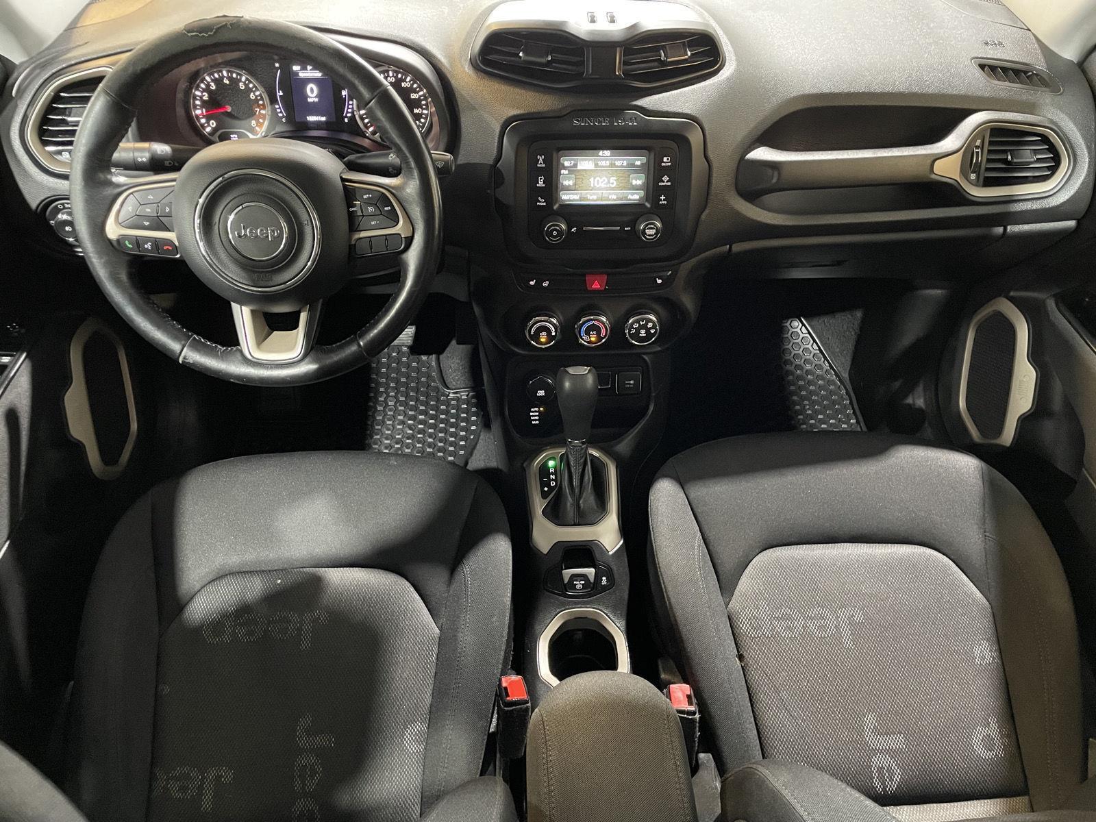 Vehicle photo 18