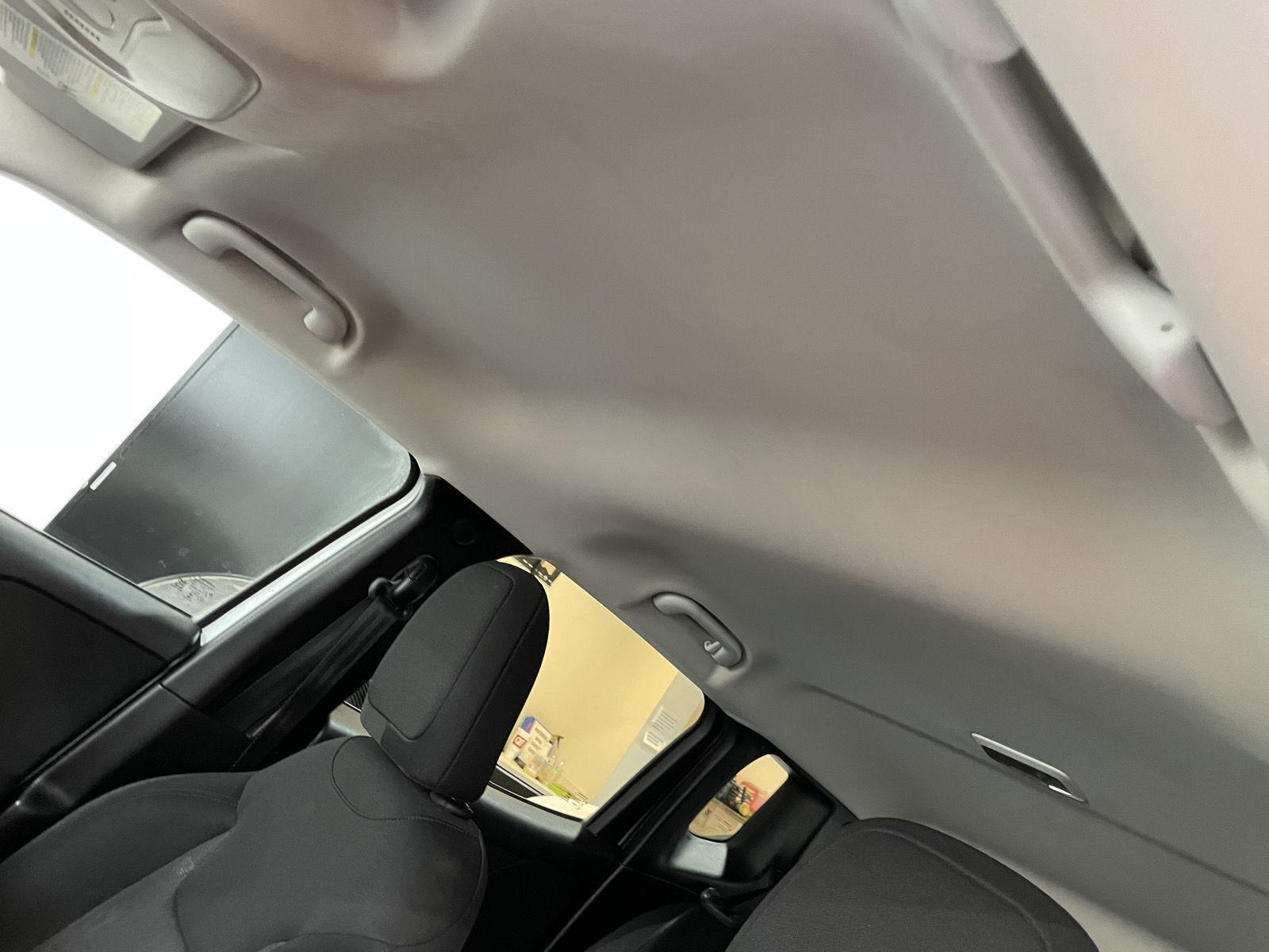 Vehicle photo 27