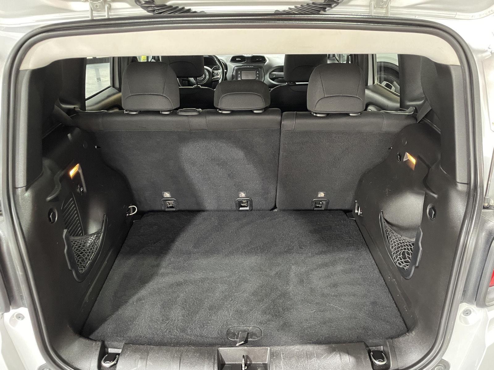 Vehicle photo 36