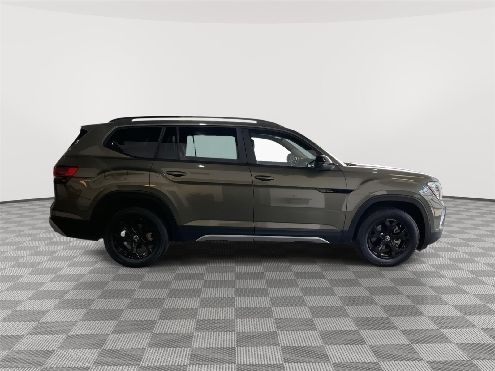 Vehicle photo 6