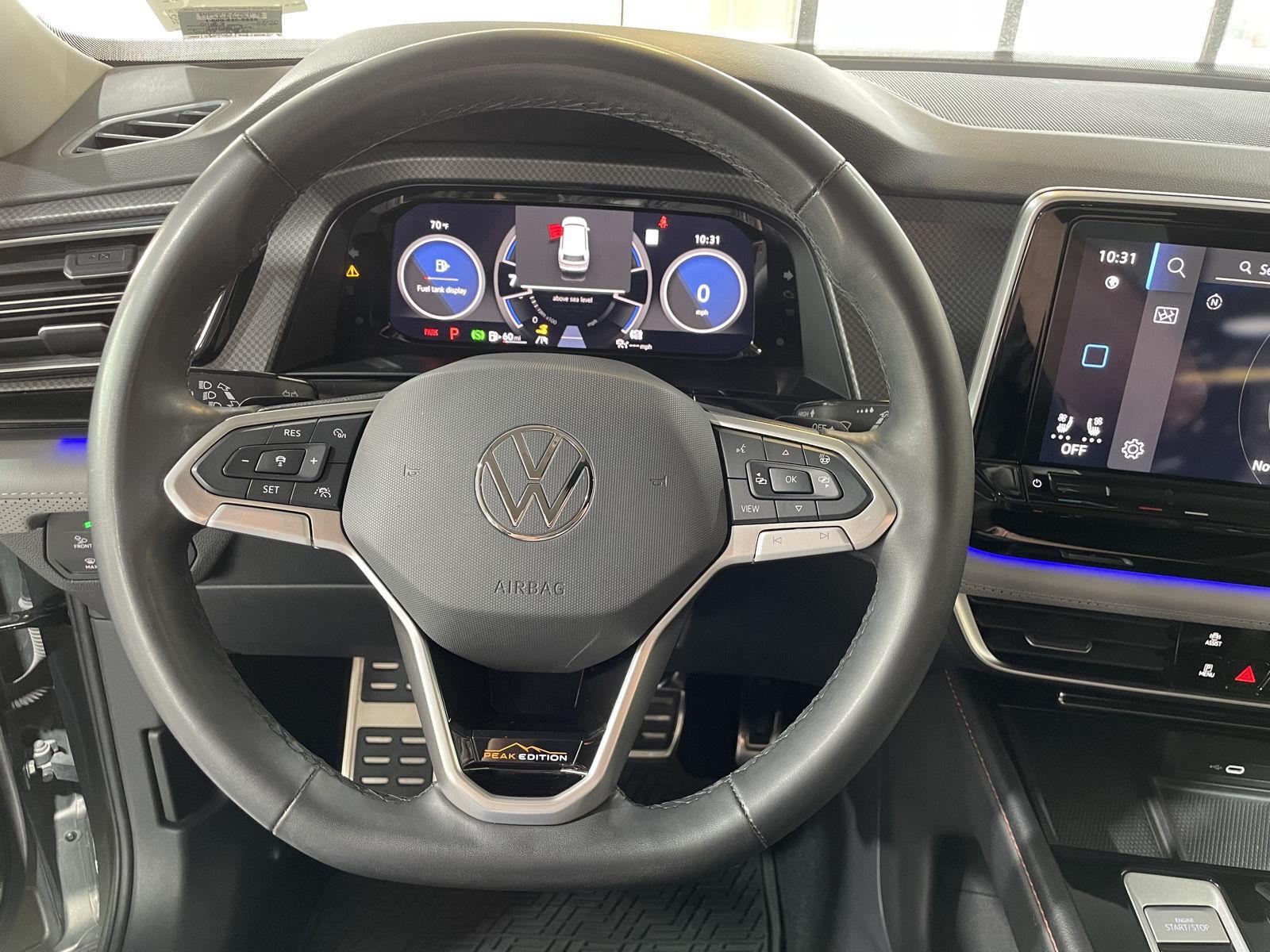 Vehicle photo 12