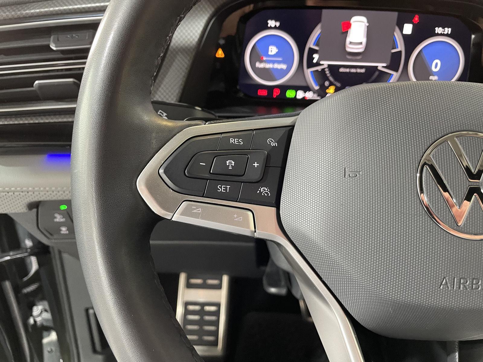 Vehicle photo 14