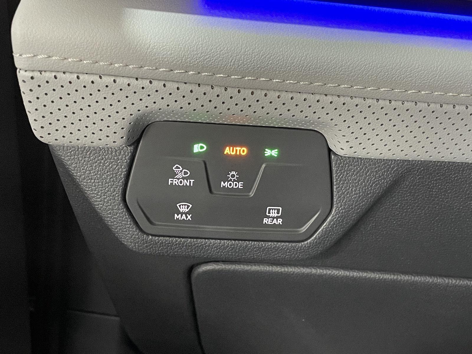 Vehicle photo 16