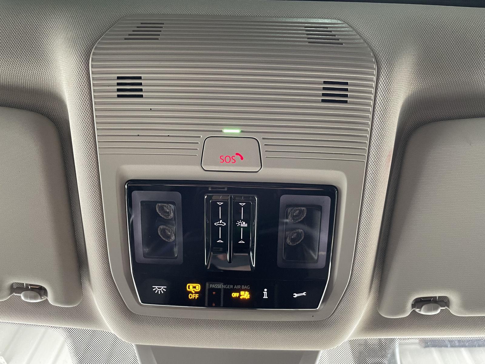 Vehicle photo 32