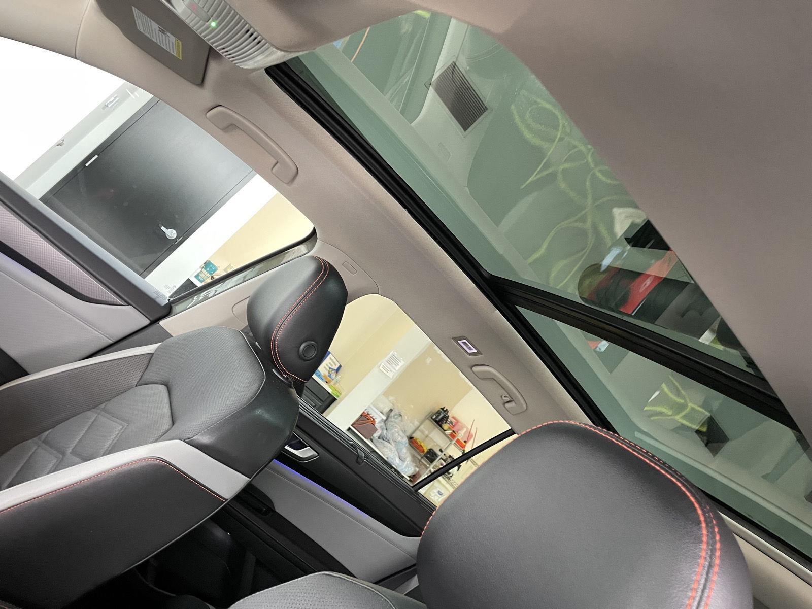 Vehicle photo 33