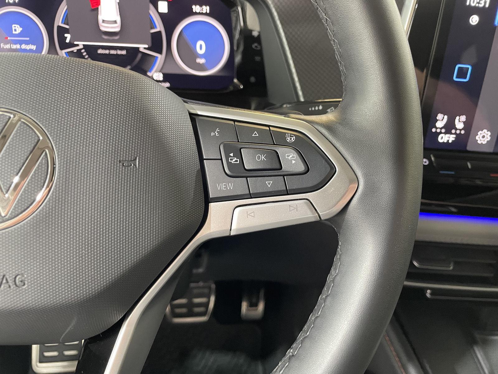 Vehicle photo 15
