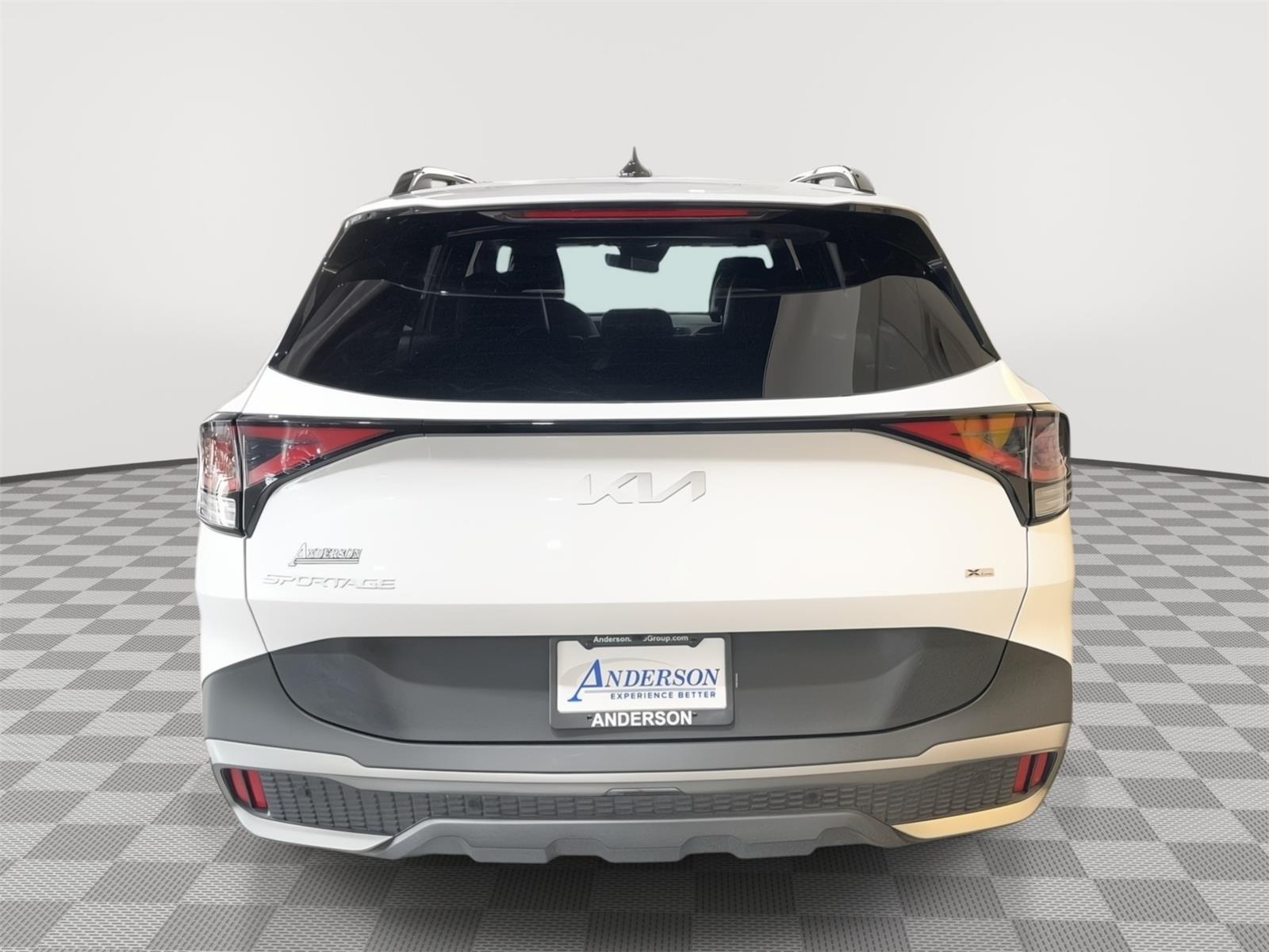 Vehicle photo 8