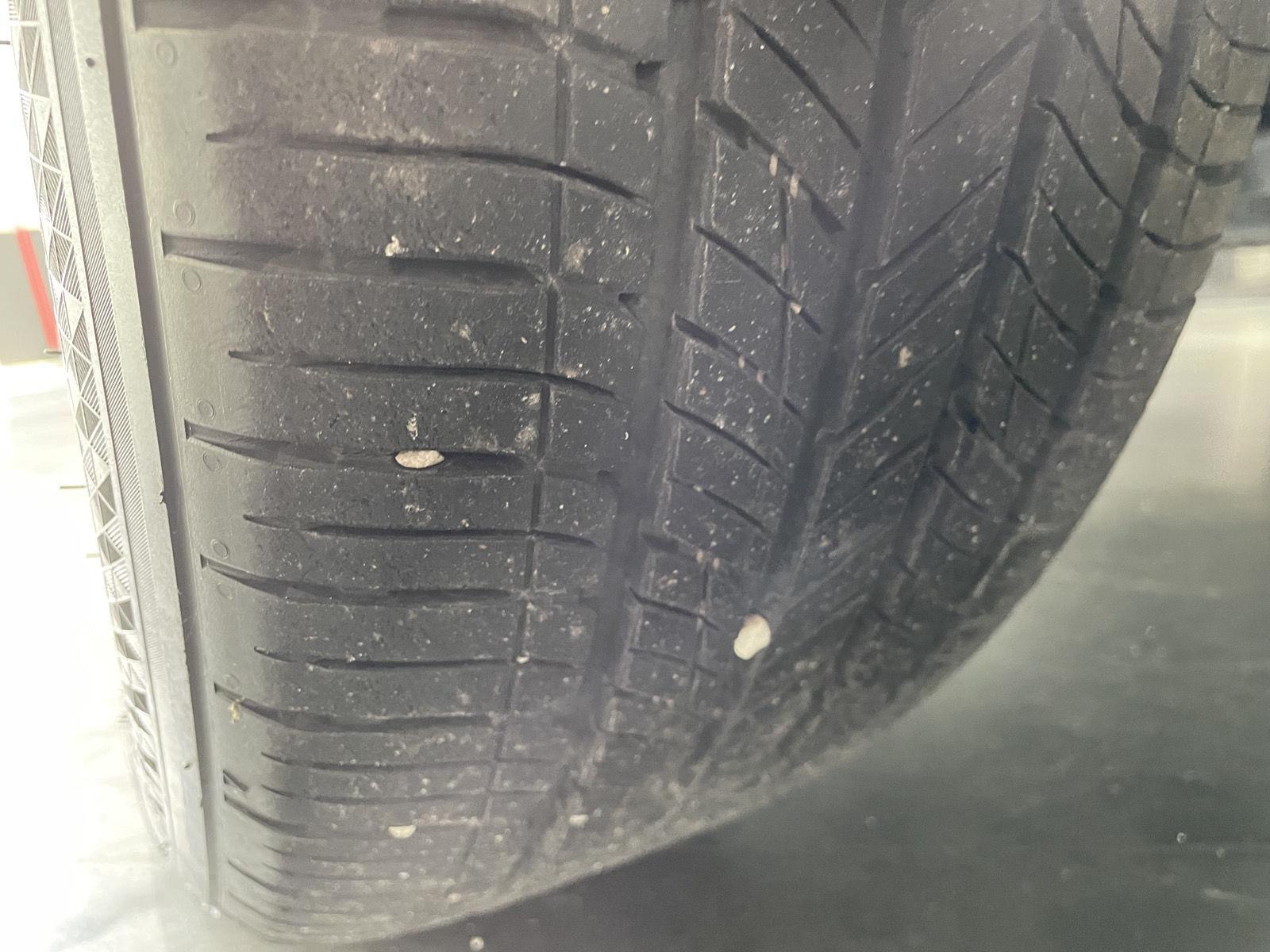 Vehicle photo 11
