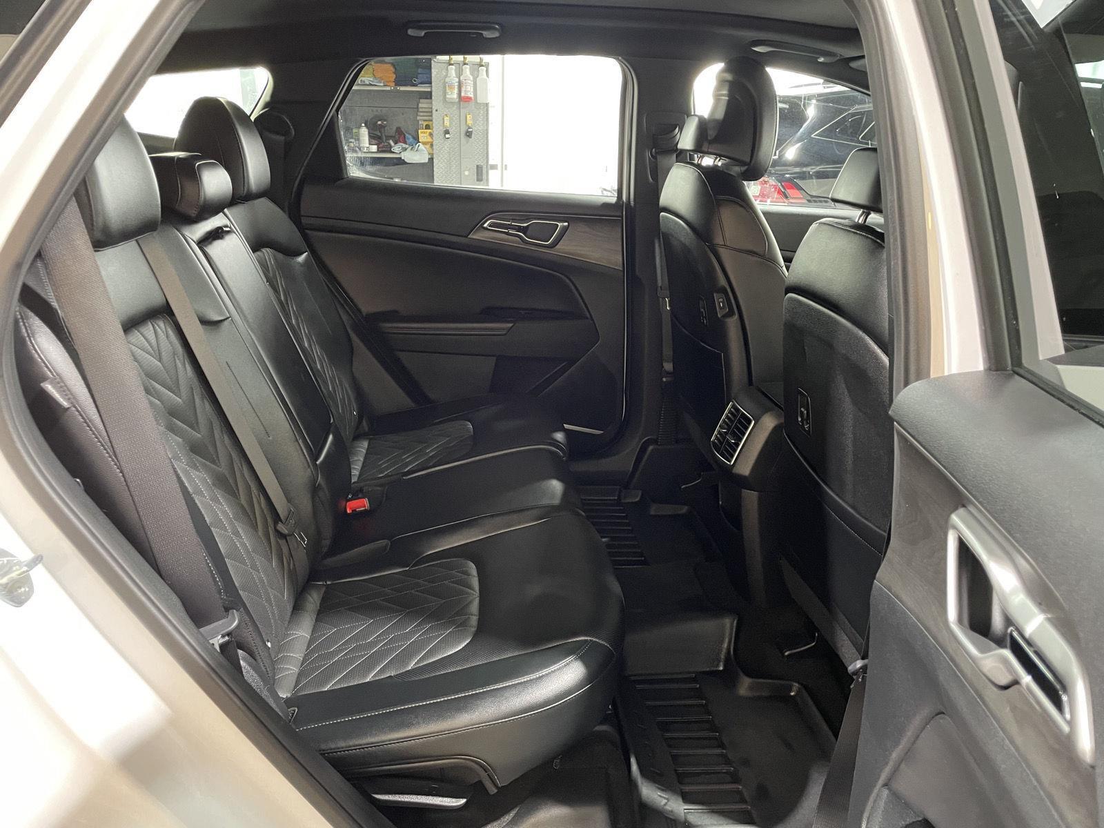 Vehicle photo 27